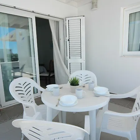 In Sleeps 6 Includes Swimming Pool Air Con And Wifi Villa Puerto Calero