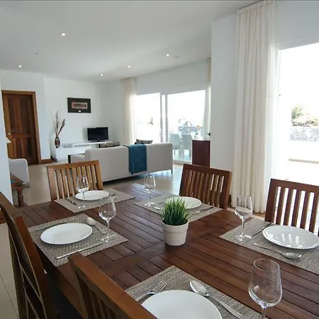 In Sleeps 6 Includes Swimming Pool Air Con And Wifi *