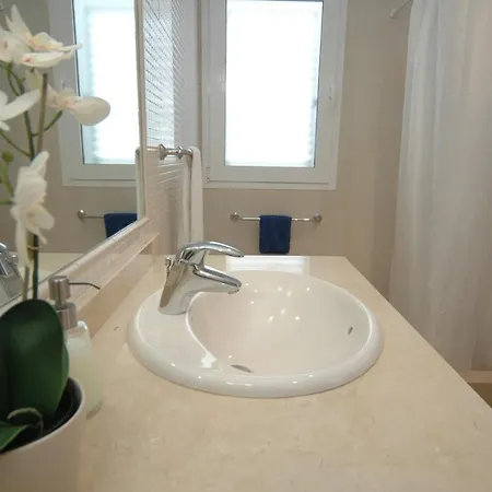 In Sleeps 6 Includes Swimming Pool Air Con And Wifi Puerto Calero