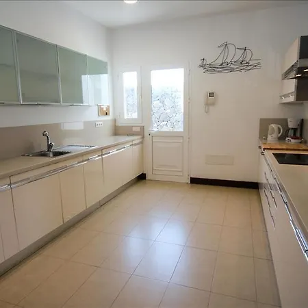 Villa In Sleeps 6 Includes Swimming Pool Air Con And Wifi Puerto Calero