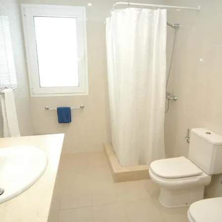 In Sleeps 6 Includes Swimming Pool Air Con And Wifi