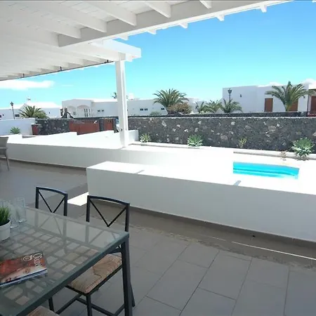 Villa In Sleeps 6 Includes Swimming Pool Air Con And Wifi *